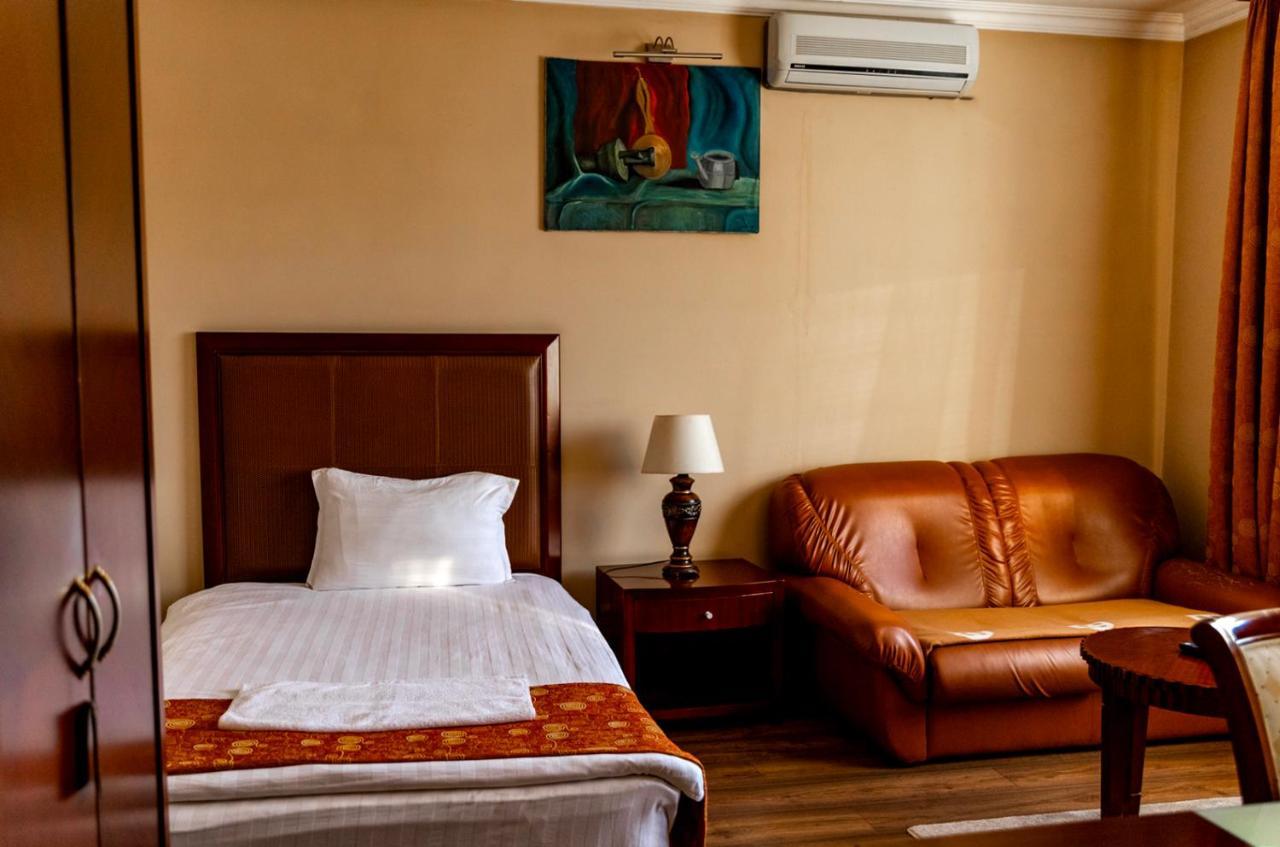 Boutique Hotel Igmas, Prishtina Приштина Екстер'єр фото