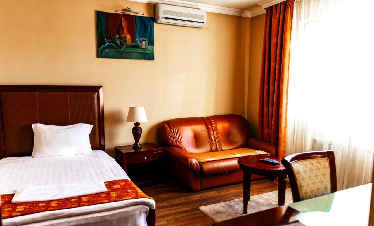 Boutique Hotel Igmas, Prishtina Приштина Екстер'єр фото