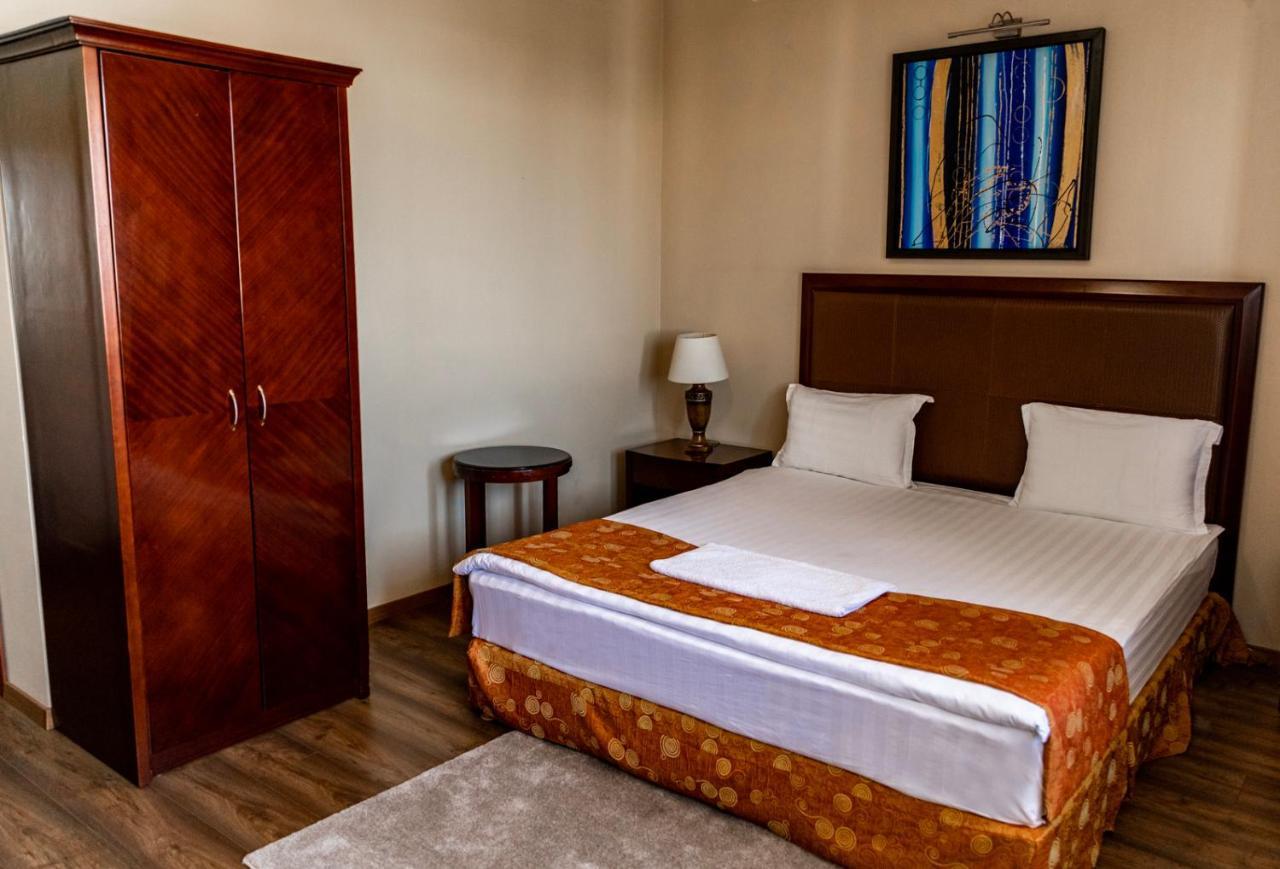 Boutique Hotel Igmas, Prishtina Приштина Екстер'єр фото